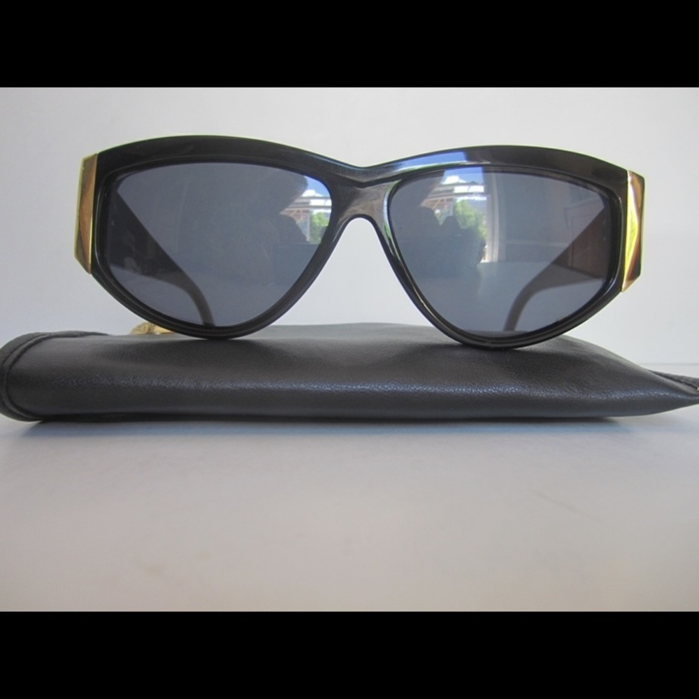 Versace Vintage RARE Medusa Sunglasses 369 Col 852